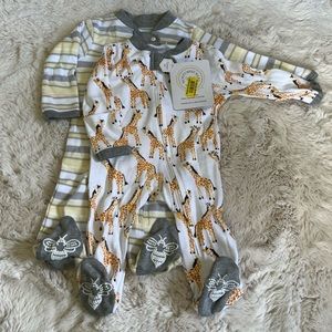 New w/ Tags Zipper Burt’s Bees Stripes & Giraffes for Newborn Organic Cotton